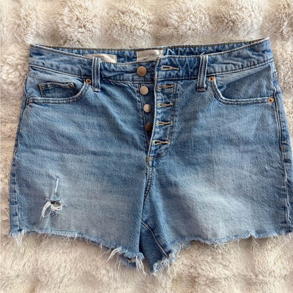Universal Thread Vintage Midi Denim Shorts – Size 6/28R